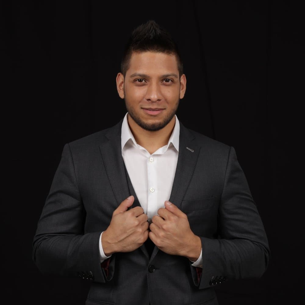 mentalist Keith Kong performing at corporate event