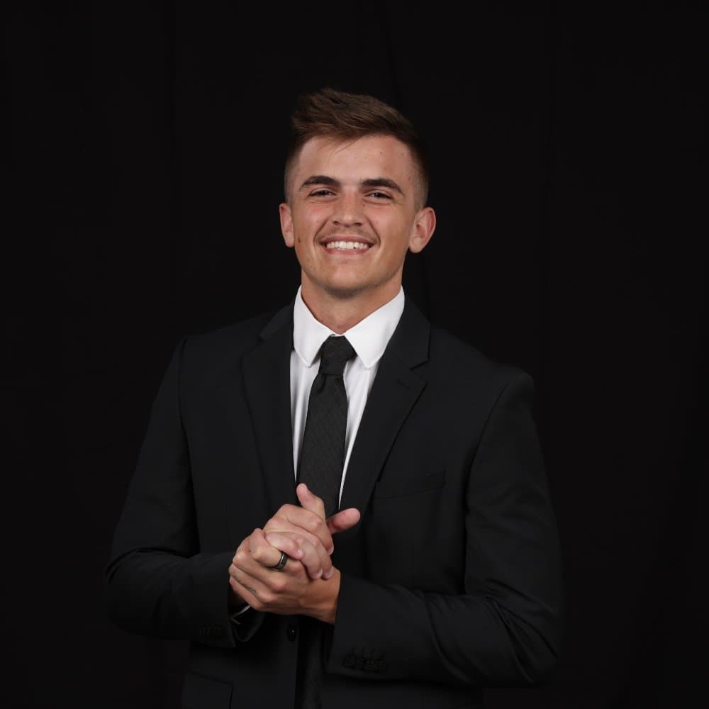 Dallas magician performing close-up magic